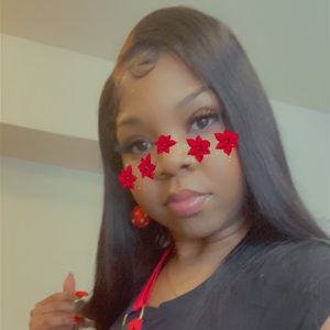 Meet your Posher, Mercedes